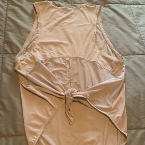 Lululemon tie-back tank- Size 6